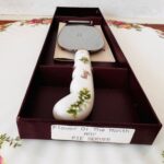 Royal Albert 'May' Serving Cake/Pie Knife, Flower of the Month, English Porcelain - Image 9