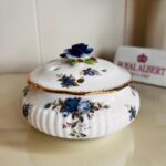Royal Albert Moonlight Rose Lidded Bowl – 1987 Fine Bone China, Floral with Gold Trim - Image 5