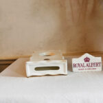 Original Royal Old Country Roses, Quartz Clock, Bone China Porcelain, Made in England - Image 8