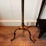Elegant floor lamp, Aestetique stand lamp made of bronze/brass with 2 lights and a big lampshade - Image 7