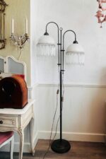 Vintage art deco stand lamp, floor lamp, brass lamp, 2 milk glass lampshades with fringes, 70s vintage lamps - Image 8