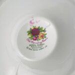 Porcelain Flower Bouquet – Handcrafted English Figurine, 1960s Floral Decor - Image 7