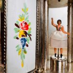 White Enamel Music Box with Ballerina – Reuge Cigarette or Lipstick Holder, Made in Italy - Image 6