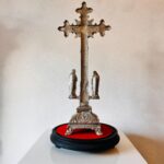 Glass Dome Crucifix – Vintage Standing Cross Display with Ornate Brass Base - Image 8