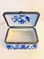 Porcelain Jewelry Box – Blue Onion Danube Design, Hand Painted Vintage Keepsake - Image 4