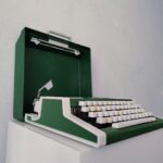 Olympia Traveller de Luxe Typewriter – German Portable Model, Mid Century Office Decor - Image 2