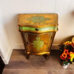 Venetian Wood Display Cabinet with Key – Italian Vintage Curio Case - Image 5