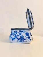 Porcelain Jewelry Box – Blue Onion Danube Design, Hand Painted Vintage Keepsake - Image 3