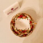 Royal Albert Old Country Roses Cup and Saucer: Avon Shape Bone China - Image 3