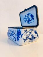 Porcelain Jewelry Box – Blue Onion Danube Design, Hand Painted Vintage Keepsake - Image 5