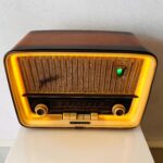 Telefunken Jubilate 8 Tube Radio with Bluetooth – Mid Century Wood Case, Restored & Working - Image 2